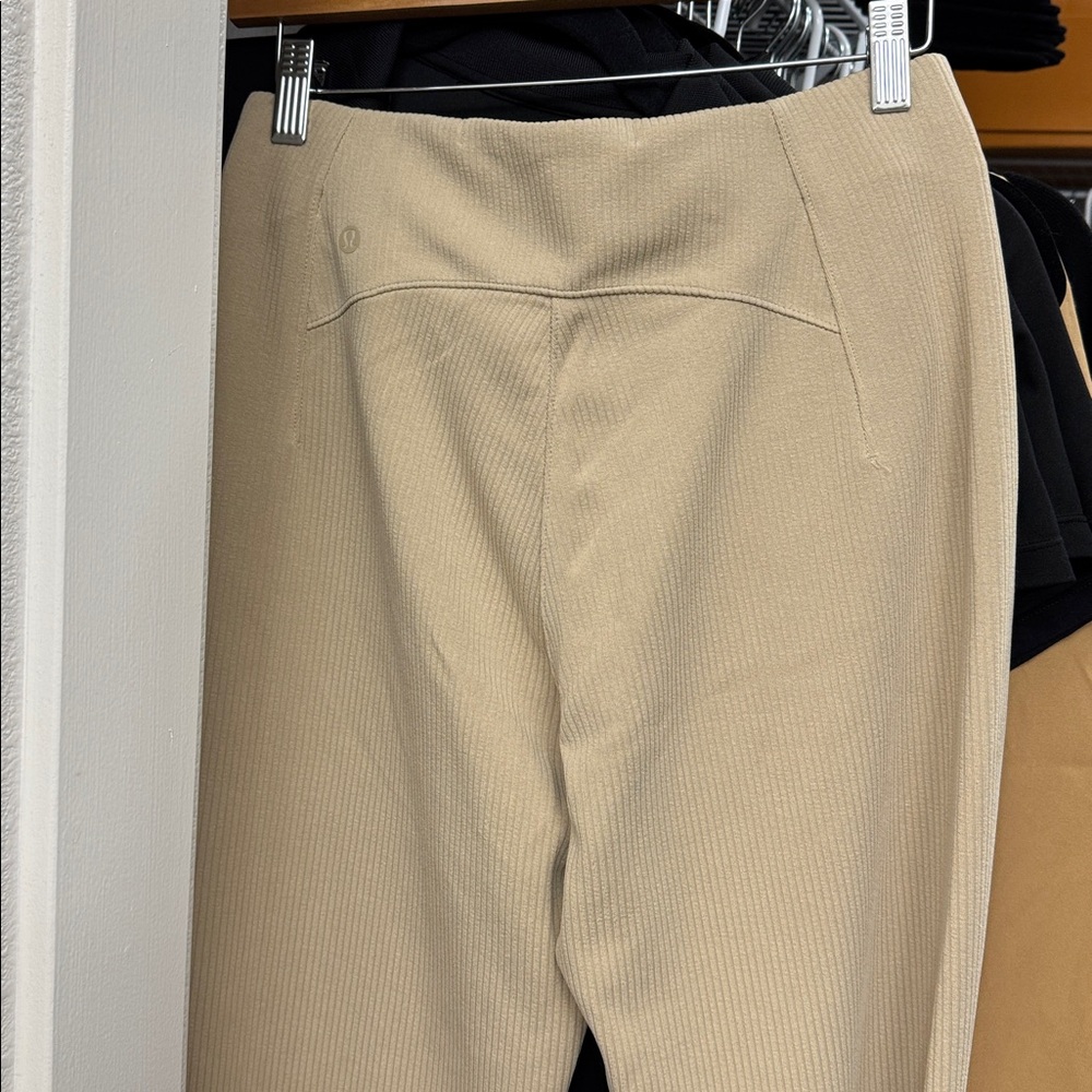 Lululemon Tan Bottom Size 10